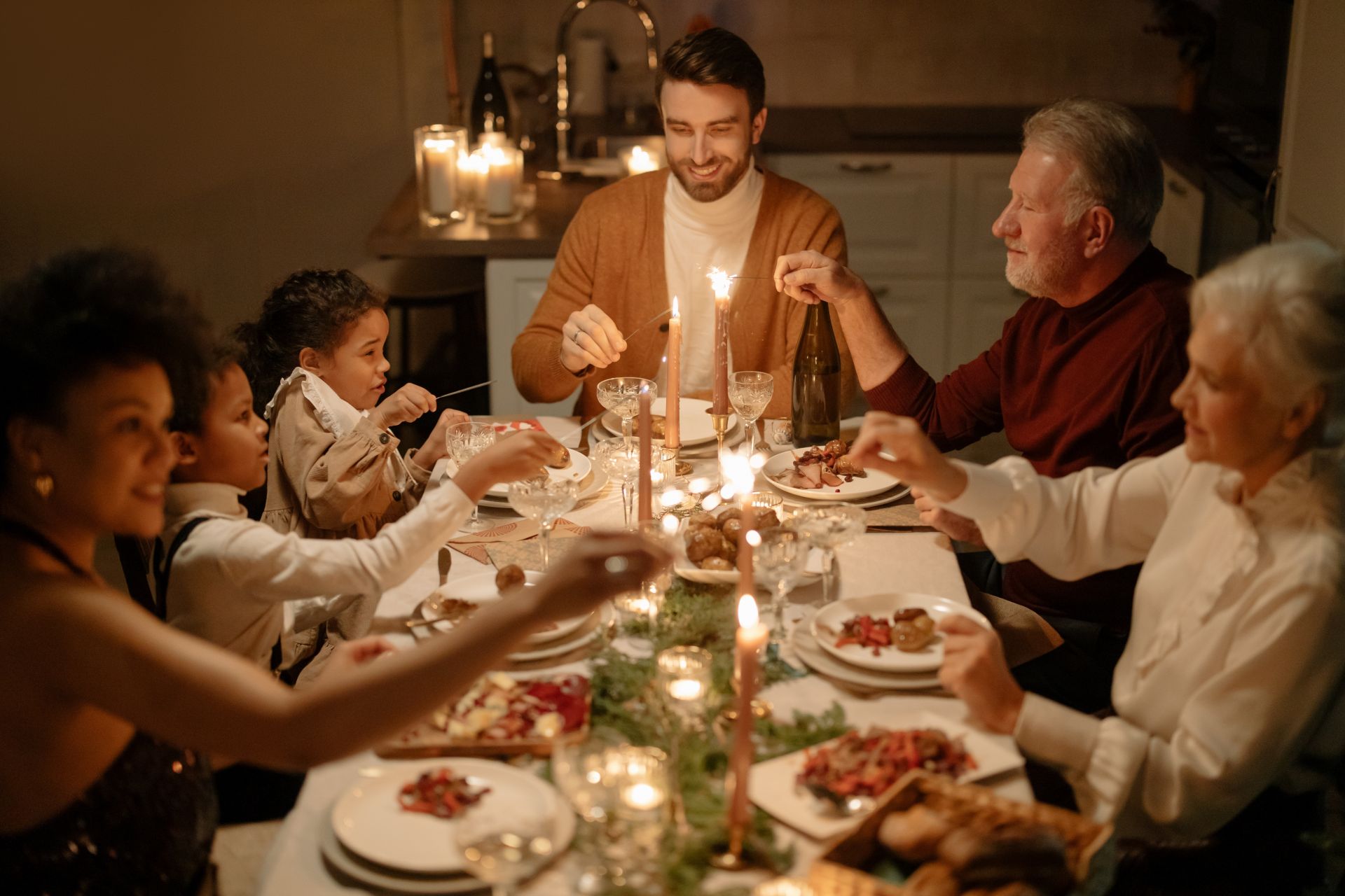 Family enjoying a holiday dinner after decluttering